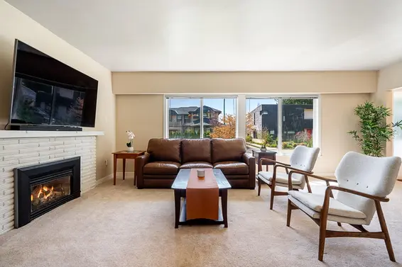 2940 Colwood Drive, North Vancouver For Sale - image 5