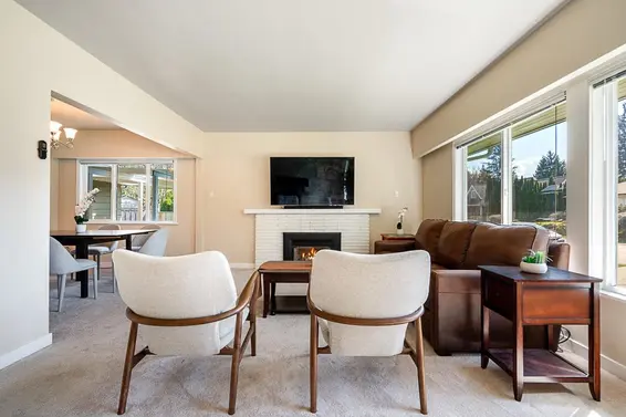 2940 Colwood Drive, North Vancouver For Sale - image 6