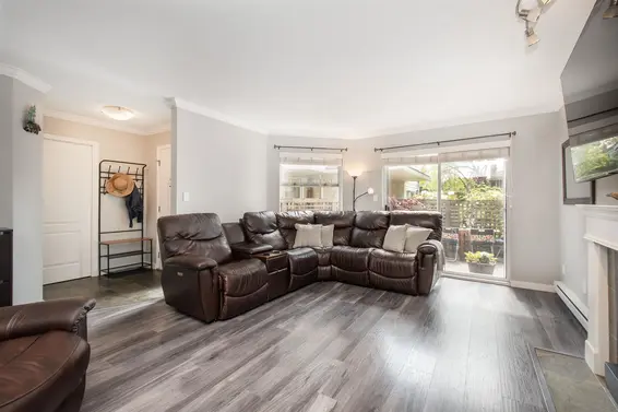 20 838 Tobruck Avenue, North Vancouver For Sale - image 3