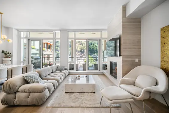 301 6697 Nelson Avenue, West Vancouver