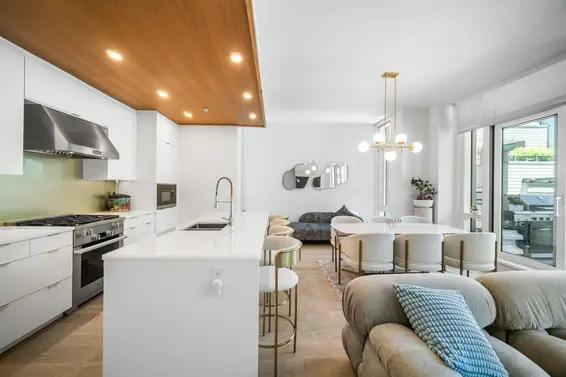 301 6697 Nelson Avenue, West Vancouver For Sale - image 2