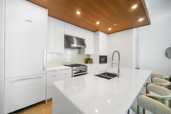 301 6697 Nelson Avenue, West Vancouver For Sale - image 5