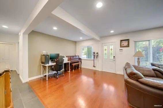 1043 Belvedere Drive, North Vancouver For Sale - image 19