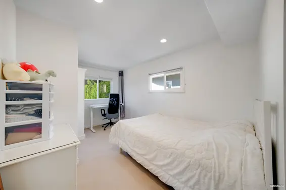 1043 Belvedere Drive, North Vancouver For Sale - image 24