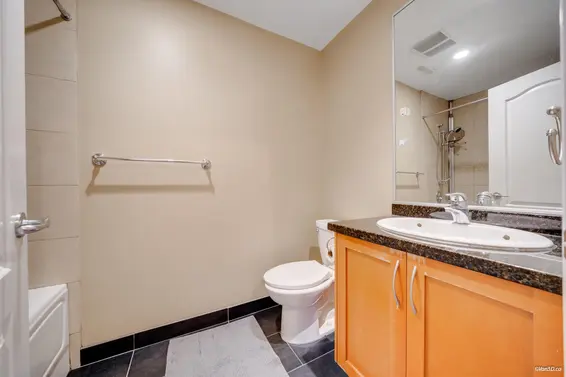 1043 Belvedere Drive, North Vancouver For Sale - image 25
