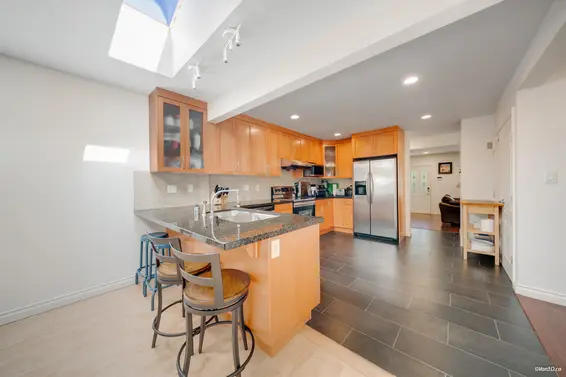 1043 Belvedere Drive, North Vancouver For Sale - image 32