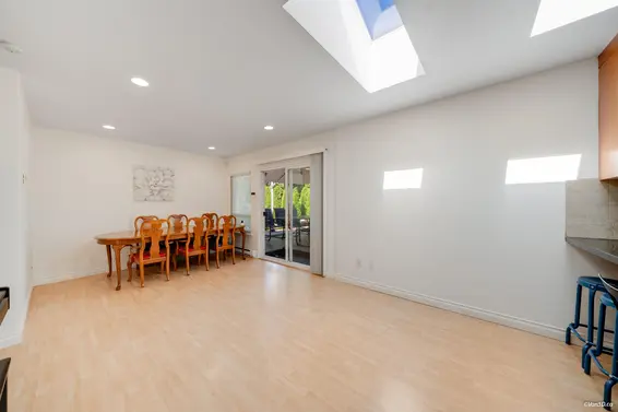 1043 Belvedere Drive, North Vancouver For Sale - image 37