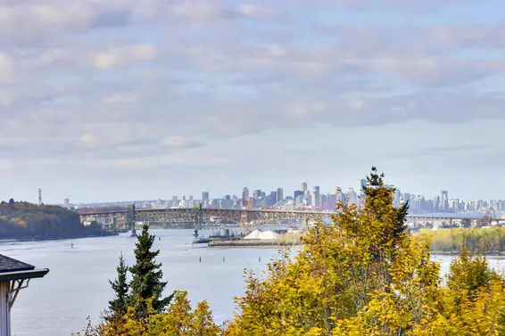 511 3600 Windcrest Drive, North Vancouver