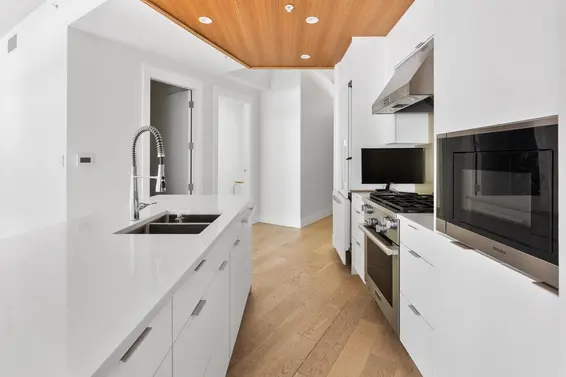405 6687 Nelson Avenue, West Vancouver For Sale - image 3