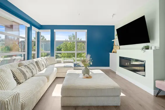 202 3602 Aldercrest Dr Drive, North Vancouver For Sale - image 5