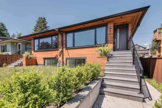 384 East 4Th Street, North Vancouver