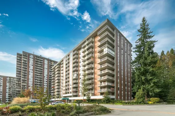 202 2012 Fullerton Avenue, North Vancouver For Sale - image 3