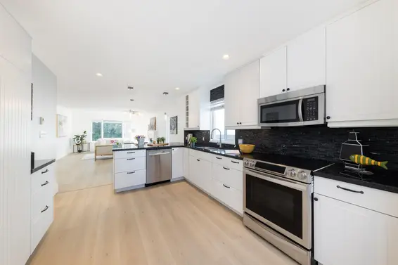 3638 Maginnis Avenue, North Vancouver For Sale - image 14