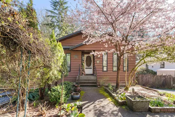 2152 Mackay Avenue, North Vancouver