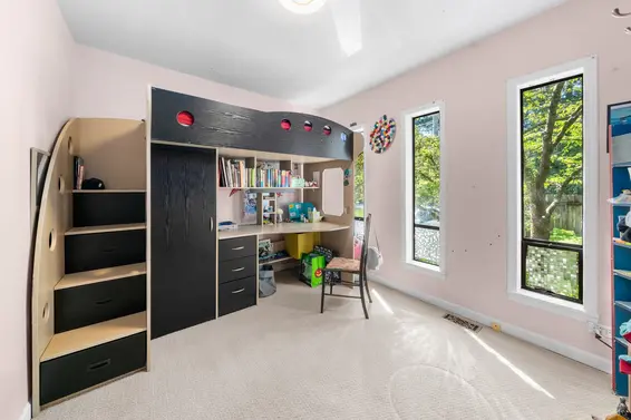 2152 Mackay Avenue, North Vancouver For Sale - image 2