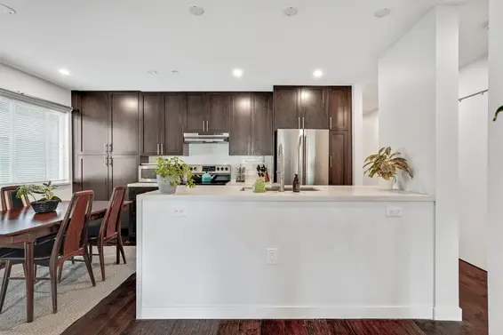 302 357 East 2nd Street, North Vancouver