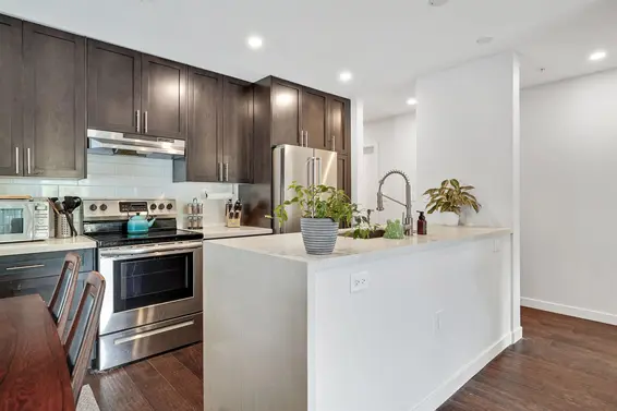 302 357 East 2nd Street, North Vancouver For Sale - image 3