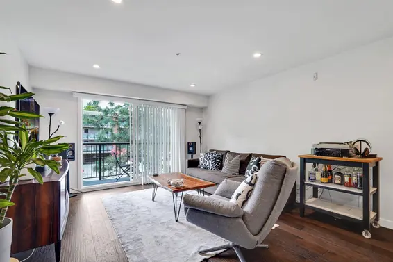 302 357 East 2nd Street, North Vancouver For Sale - image 8