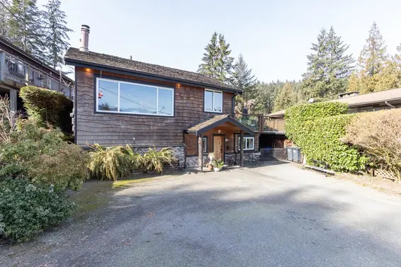 1967 Eastleigh Lane, North Vancouver