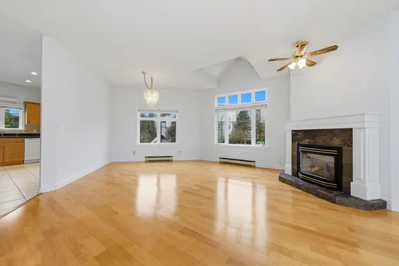 507 2800 Chesterfield Avenue, North Vancouver For Sale - image 4