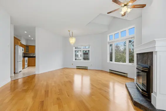 507 2800 Chesterfield Avenue, North Vancouver For Sale - image 5