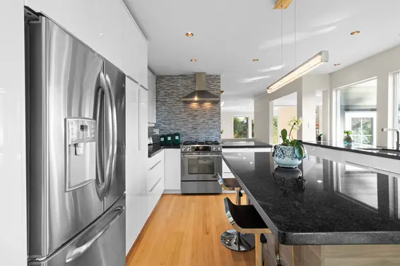 4635 Caulfeild Drive, West Vancouver For Sale - image 11
