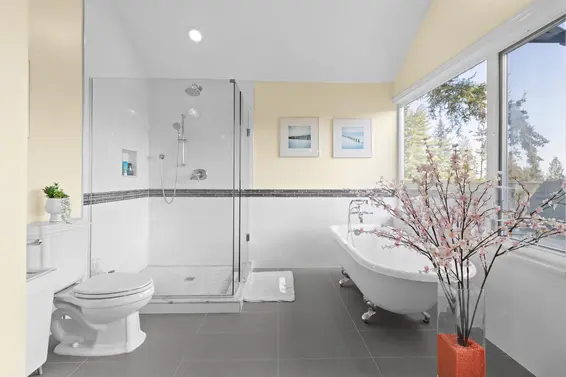 4635 Caulfeild Drive, West Vancouver For Sale - image 19