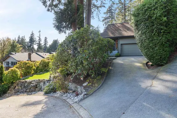 4635 Caulfeild Drive, West Vancouver For Sale - image 39