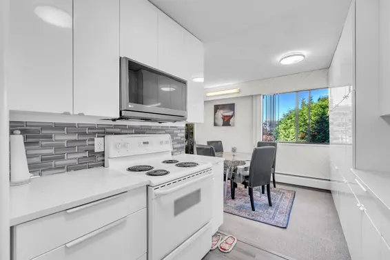 205 1610 Chesterfield Avenue, North Vancouver For Sale - image 14