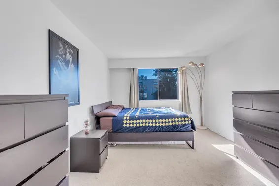205 1610 Chesterfield Avenue, North Vancouver For Sale - image 18