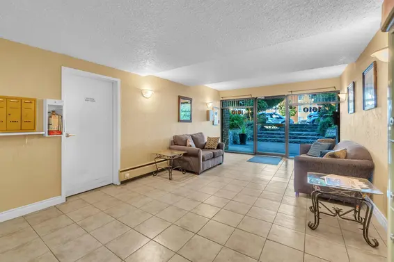 205 1610 Chesterfield Avenue, North Vancouver For Sale - image 32