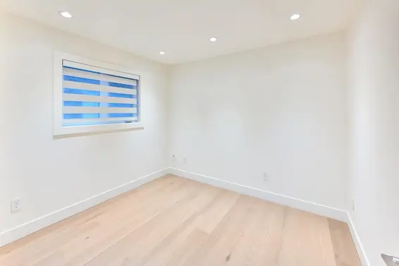 806 Montroyal Boulevard, North Vancouver For Sale - image 15