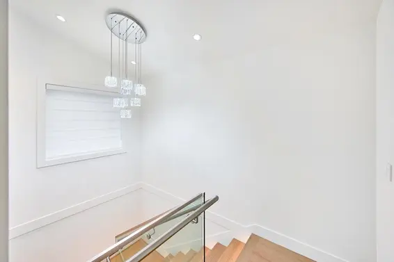 806 Montroyal Boulevard, North Vancouver For Sale - image 17