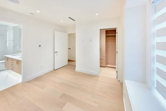 806 Montroyal Boulevard, North Vancouver For Sale - image 19