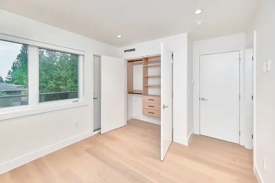 806 Montroyal Boulevard, North Vancouver For Sale - image 25