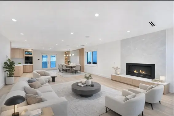 806 Montroyal Boulevard, North Vancouver For Sale - image 3