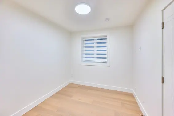 806 Montroyal Boulevard, North Vancouver For Sale - image 34