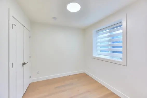 806 Montroyal Boulevard, North Vancouver For Sale - image 36