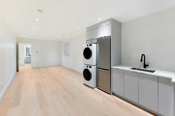 806 Montroyal Boulevard, North Vancouver For Sale - image 39