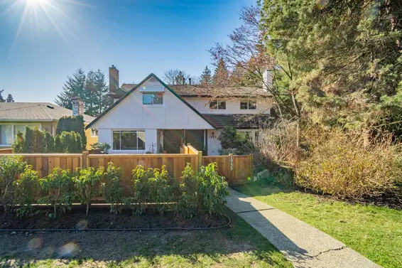 1955 Chesterfield Avenue, North Vancouver For Sale - image 23