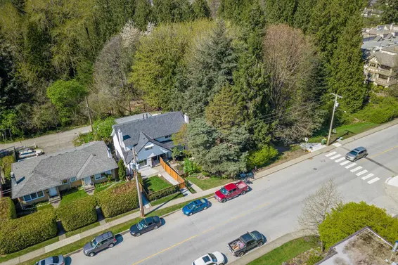 1955 Chesterfield Avenue, North Vancouver For Sale - image 25