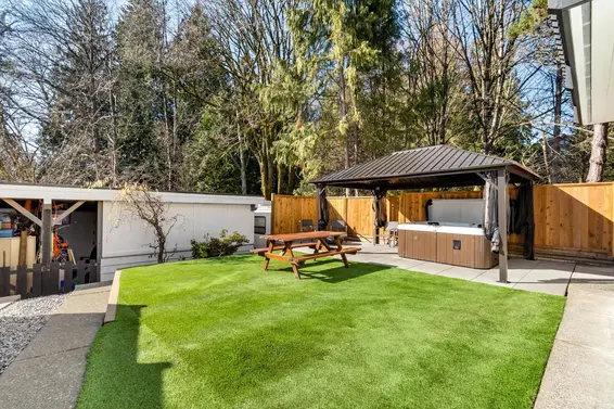 1955 Chesterfield Avenue, North Vancouver For Sale - image 3