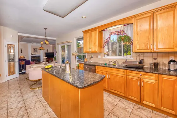 826 East 13th Street, North Vancouver For Sale - image 5