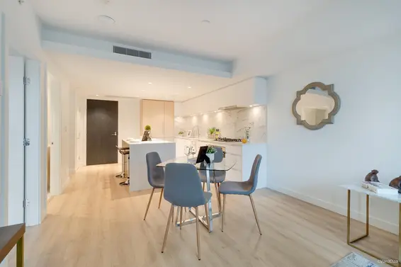 306 1500 Fern Street, North Vancouver For Sale - image 2