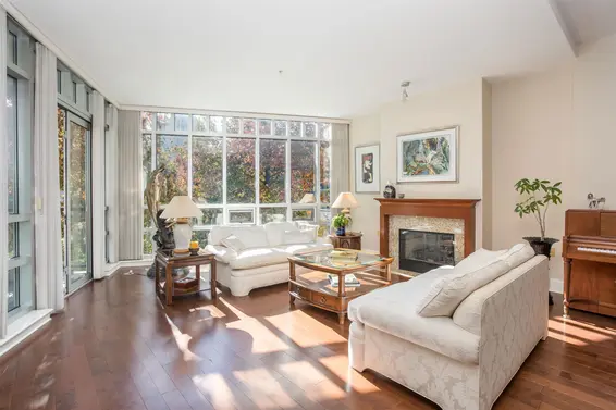 301 605 Clyde Avenue, West Vancouver For Sale - image 2