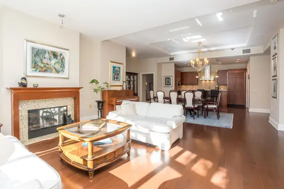 301 605 Clyde Avenue, West Vancouver For Sale - image 4