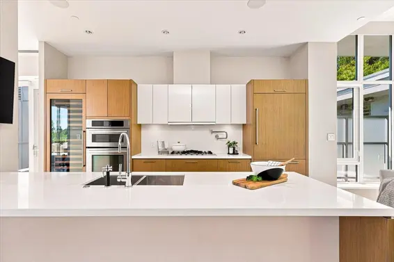 702 908 Keith Road, West Vancouver For Sale - image 11