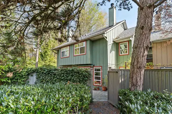 2 900 West 17th Street, North Vancouver