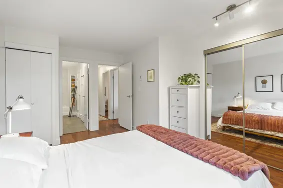 2 900 West 17th Street, North Vancouver For Sale - image 12