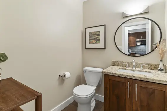 2 900 West 17th Street, North Vancouver For Sale - image 9